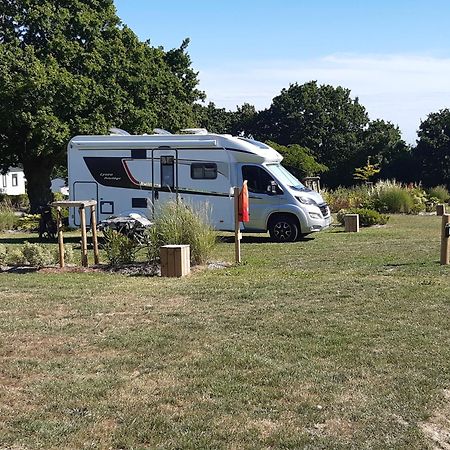 Camping Les Brillas Les Moutiers Exteriér fotografie