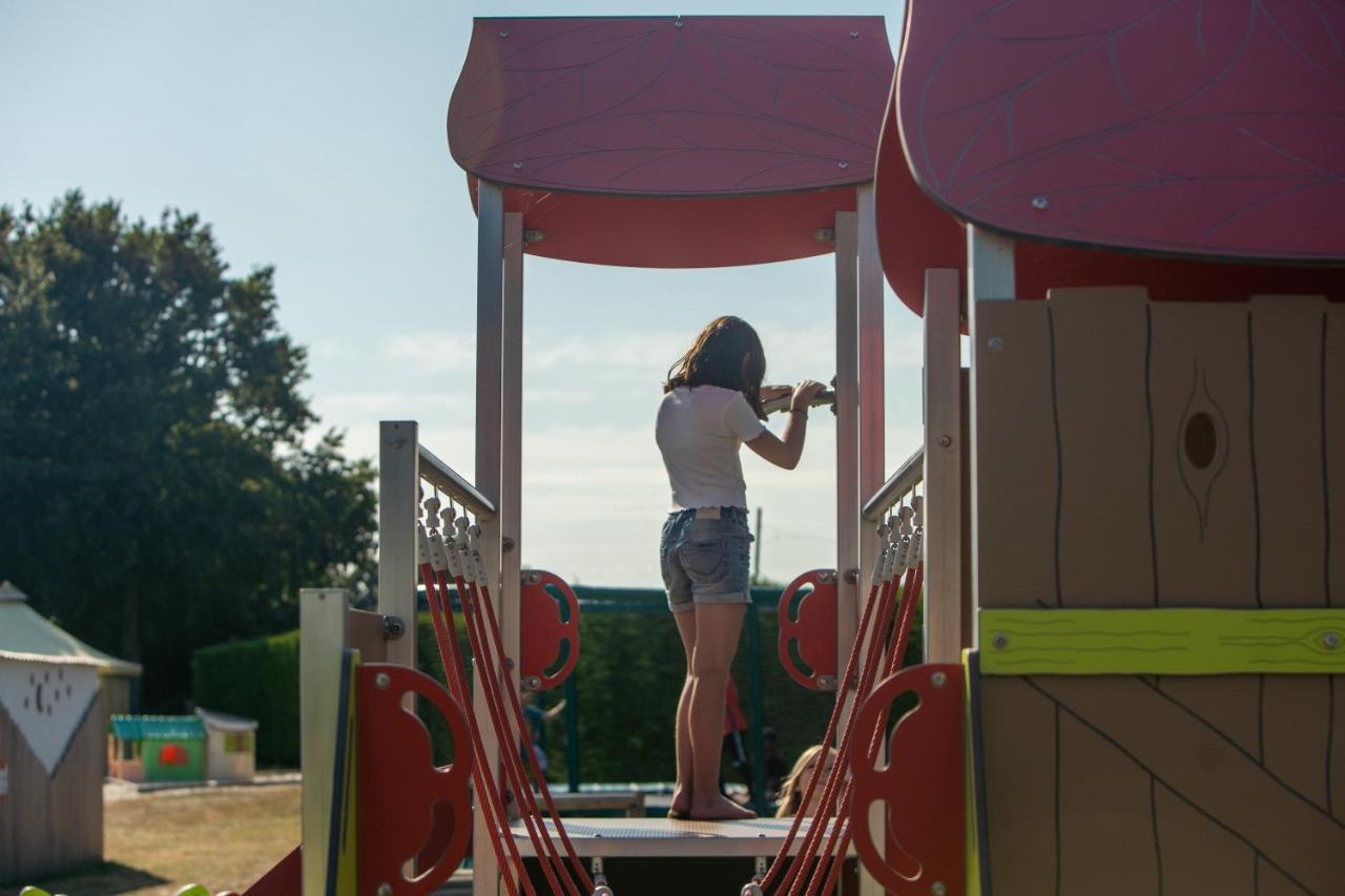 Camping Les Brillas Les Moutiers Exteriér fotografie