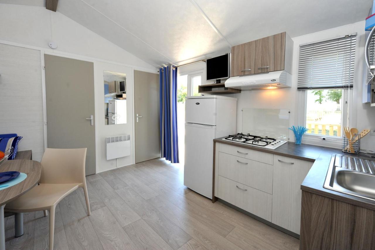 Camping Les Brillas Les Moutiers Exteriér fotografie