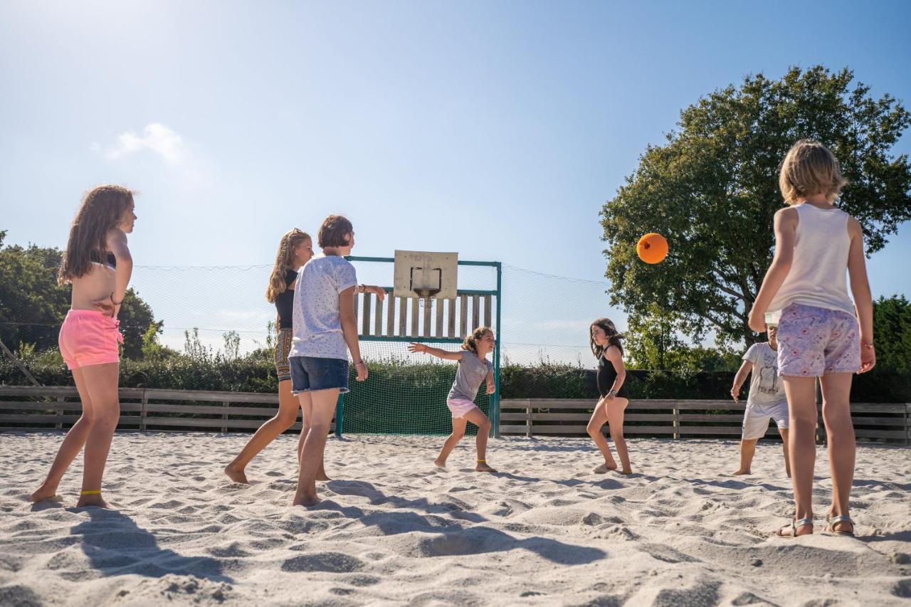 Camping Les Brillas Les Moutiers Exteriér fotografie