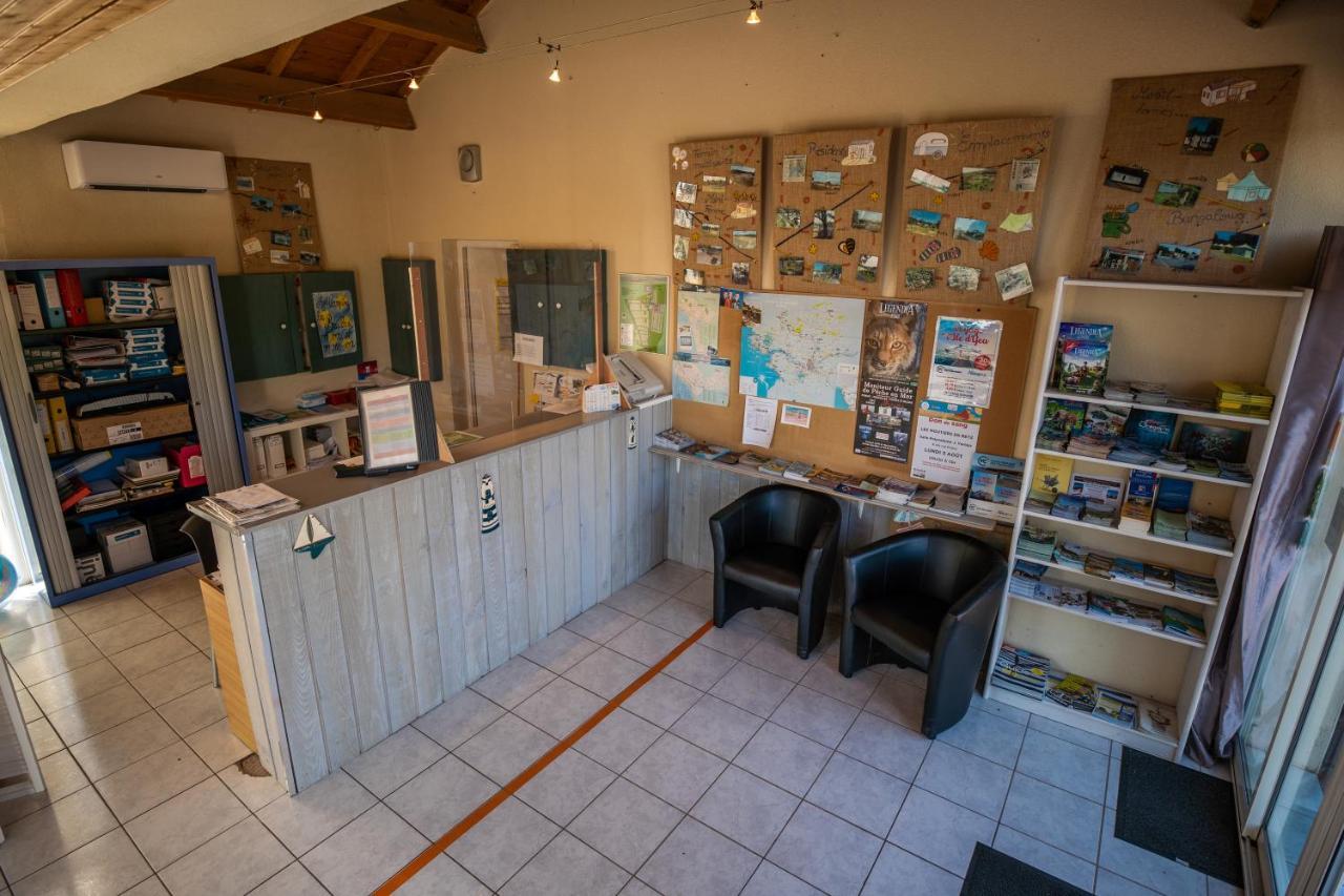 Camping Les Brillas Les Moutiers Exteriér fotografie