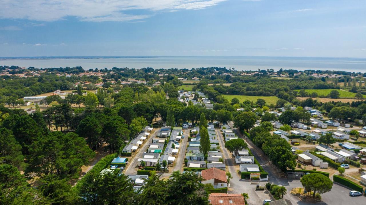 Camping Les Brillas Les Moutiers Exteriér fotografie