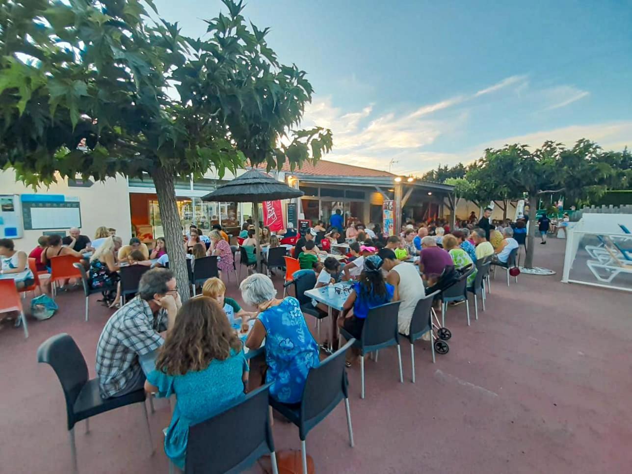 Camping Les Brillas Les Moutiers Exteriér fotografie