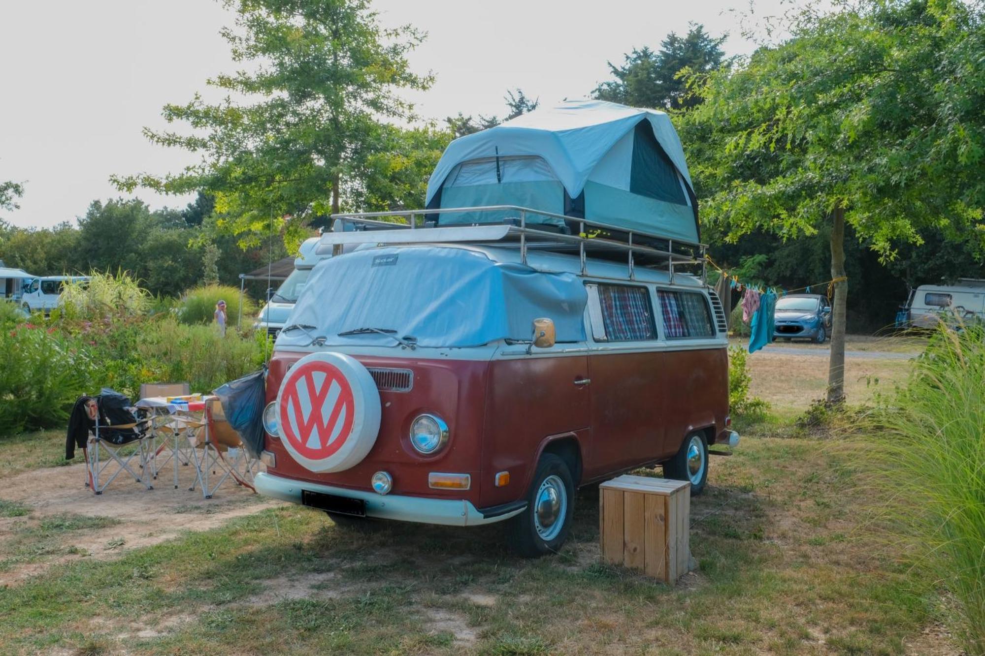 Camping Les Brillas Les Moutiers Exteriér fotografie