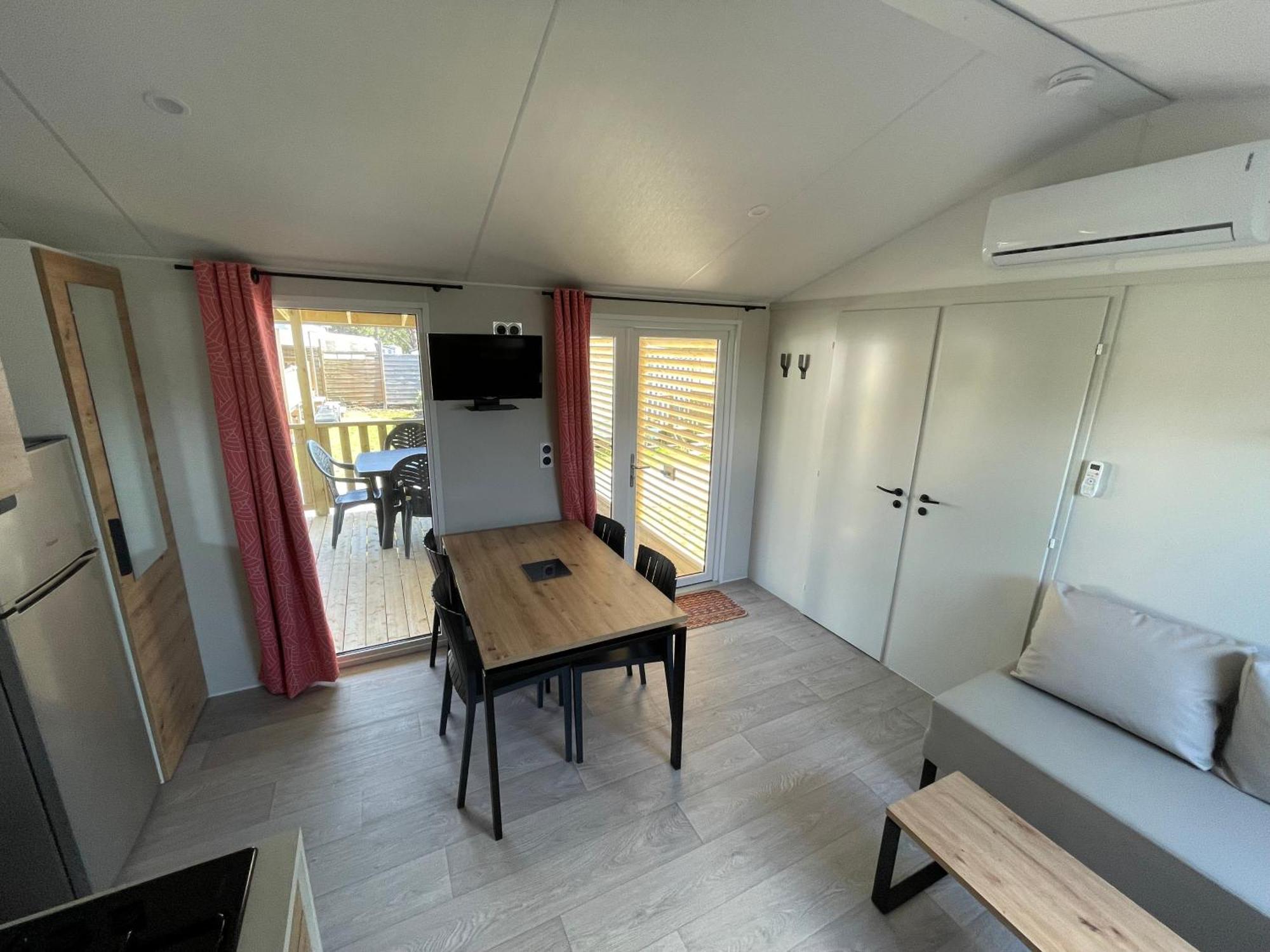 Camping Les Brillas Les Moutiers Exteriér fotografie