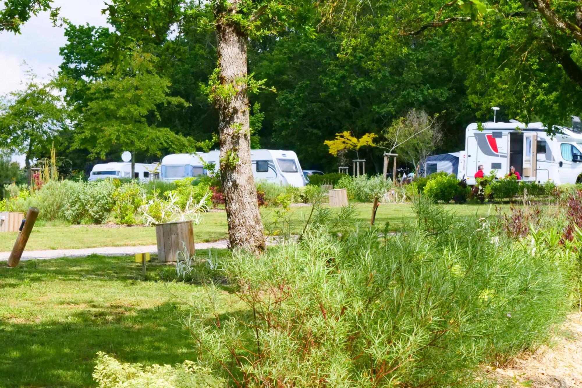 Camping Les Brillas Les Moutiers Exteriér fotografie
